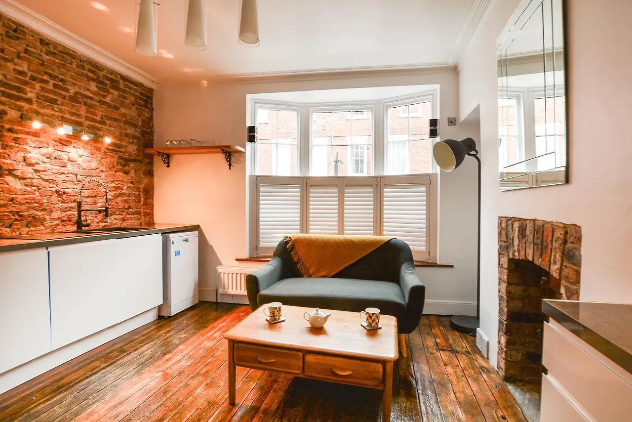 Al-Fresco Apartment - 1 FREE PRIVATE PARKING SPACE - 60 SECOND WALK 2 MINSTER! York Reino Unido